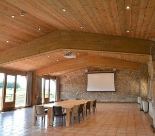 Sala Pirineus El Jou Nature, hotel familiar i rural
