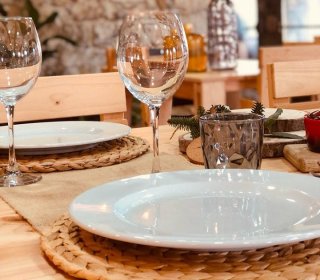 Déjeuner ou dîner de fête d'entreprise