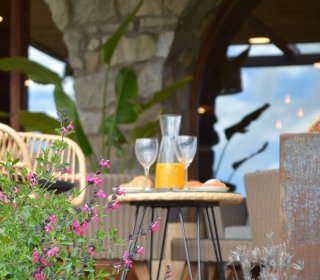 Déjeuner ou dîner de fête d'entreprise